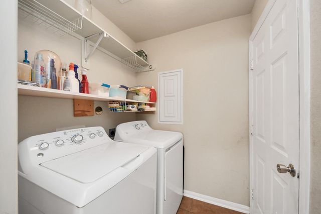 9519 Summer Laurel Lane, Houston, TX 77088