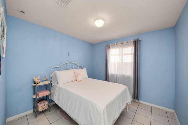 9519 Summer Laurel Lane, Houston, TX 77088