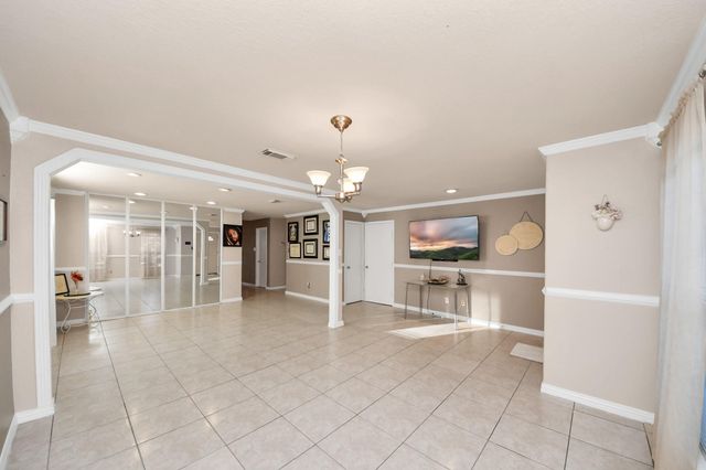 9519 Summer Laurel Lane, Houston, TX 77088