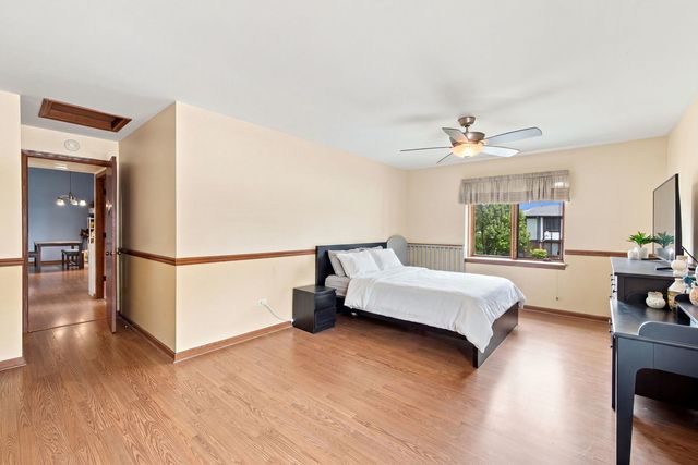 18075 Royal Oak Court 2S, Tinley Park, IL 60477