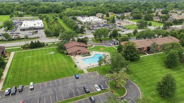 18075 Royal Oak Court 2S, Tinley Park, IL 60477