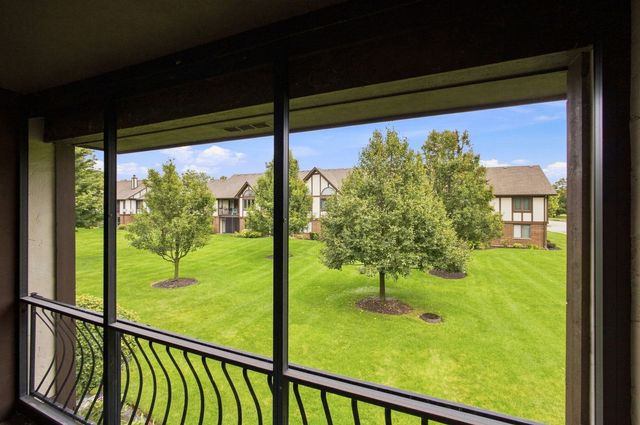 18075 Royal Oak Court 2S, Tinley Park, IL 60477