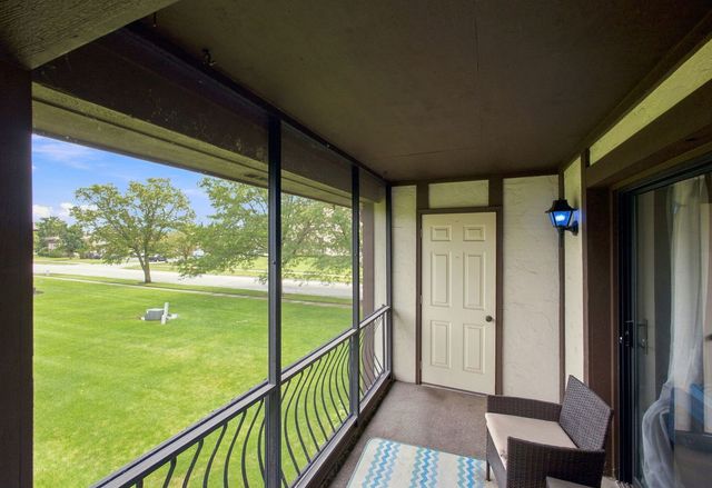 18075 Royal Oak Court 2S, Tinley Park, IL 60477