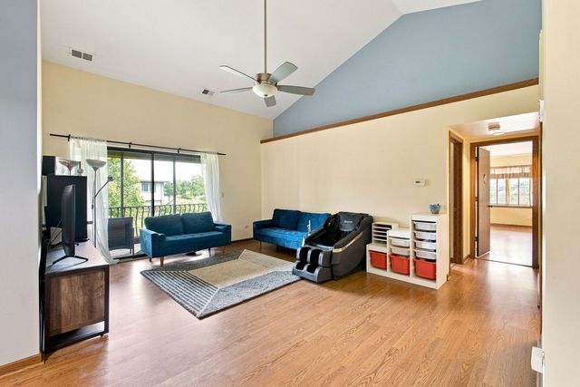 18075 Royal Oak Court 2S, Tinley Park, IL 60477