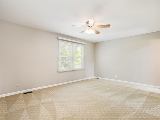 2530 Cheshire Drive, Aurora, IL 60504