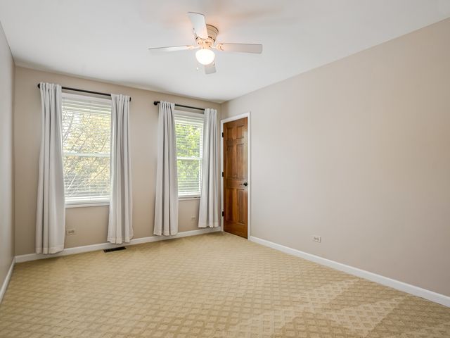 2530 Cheshire Drive, Aurora, IL 60504