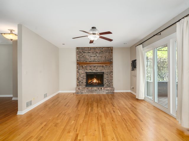 2530 Cheshire Drive, Aurora, IL 60504
