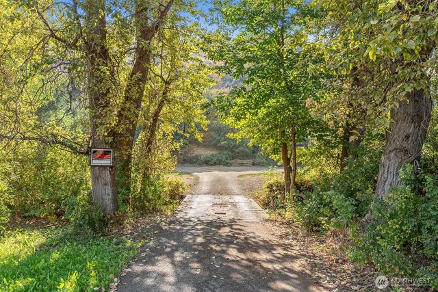 4103 Squilchuck Road, Wenatchee, WA 98801