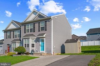 12 STAR DR, Hanover, PA 17331
