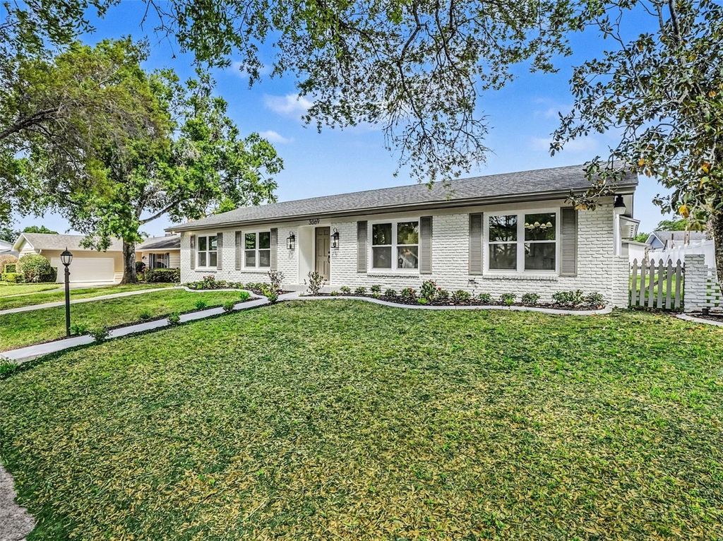 Image 2 of property listing at 3069 BAY TREE DRIVE, Orlando, FL 32806