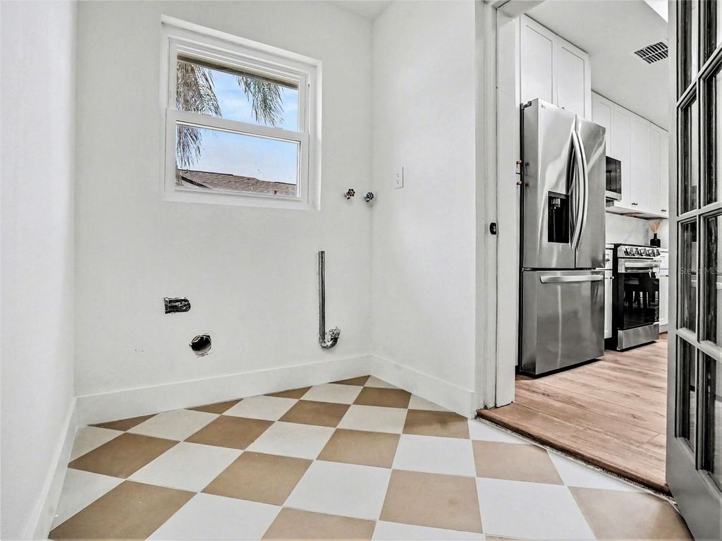 Image 12 of property listing at 3069 BAY TREE DRIVE, Orlando, FL 32806