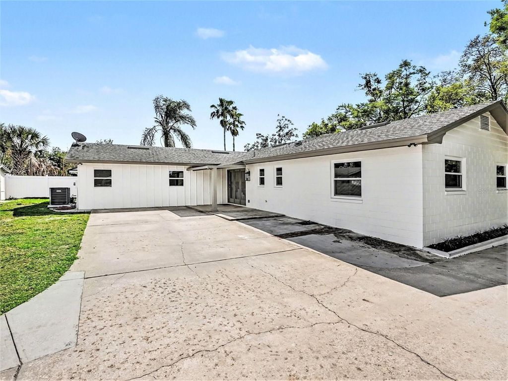 Image 26 of property listing at 3069 BAY TREE DRIVE, Orlando, FL 32806