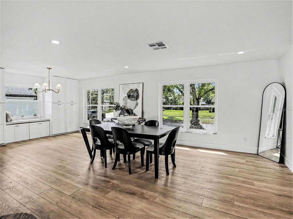 Image 5 of property listing at 3069 BAY TREE DRIVE, Orlando, FL 32806