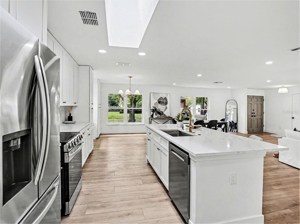 Image 8 of property listing at 3069 BAY TREE DRIVE, Orlando, FL 32806