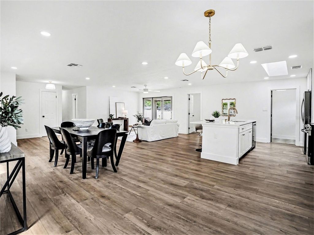 Image 10 of property listing at 3069 BAY TREE DRIVE, Orlando, FL 32806