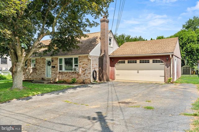 1331 E WALNUT ST, Annville, PA 17003
