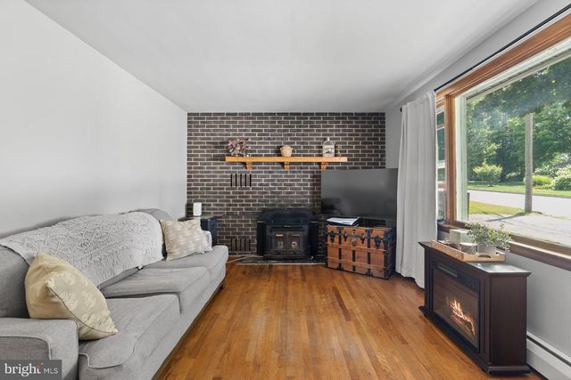 1331 E WALNUT ST, Annville, PA 17003