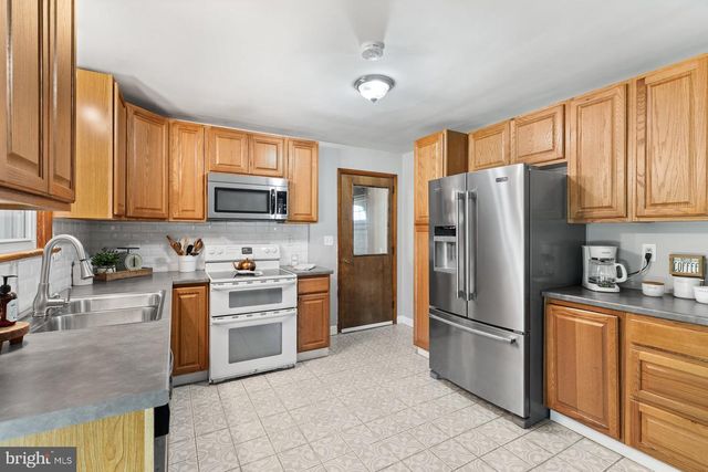 1331 E WALNUT ST, Annville, PA 17003