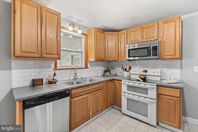 1331 E WALNUT ST, Annville, PA 17003