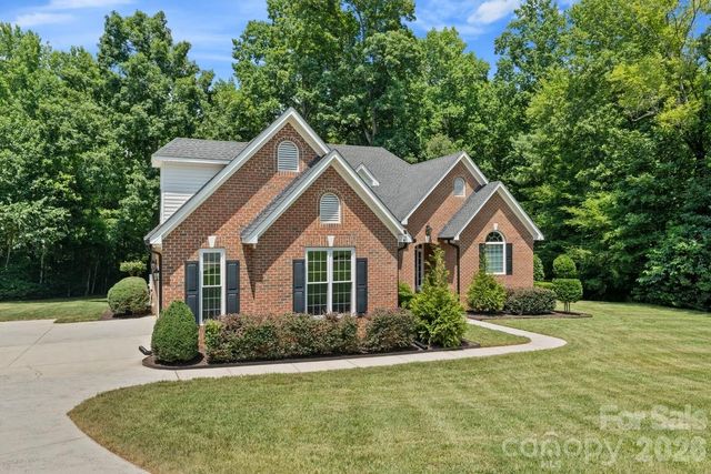 305 Forbes Court, Lake Wylie, SC 29710
