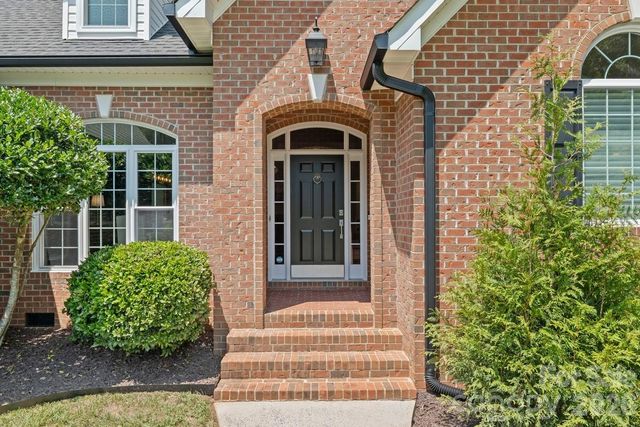 305 Forbes Court, Lake Wylie, SC 29710