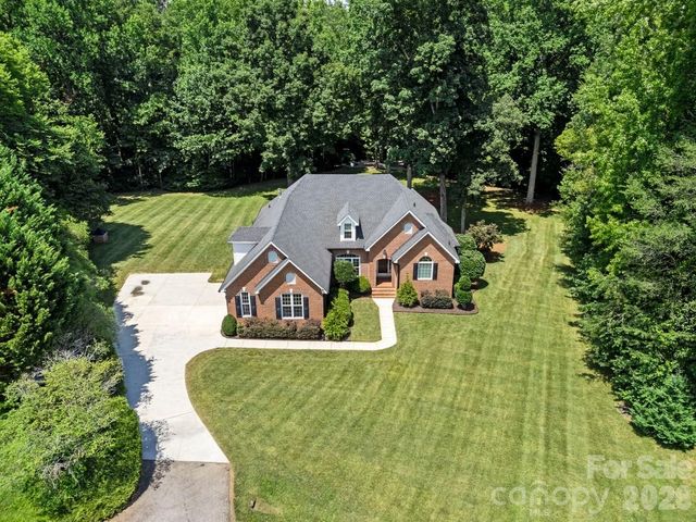 305 Forbes Court, Lake Wylie, SC 29710