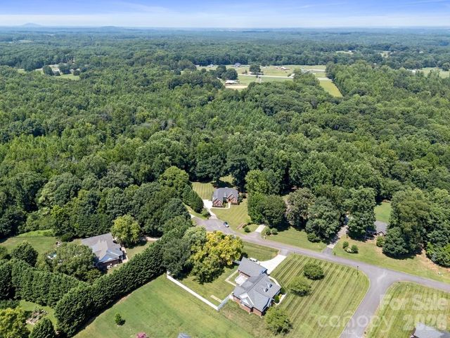 305 Forbes Court, Lake Wylie, SC 29710