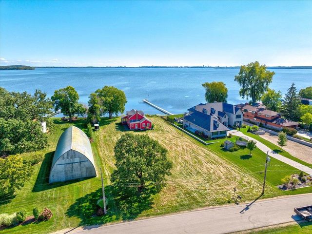 5114 Reynolds Avenue, Waunakee, WI 53597