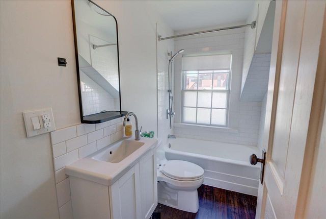 5114 Reynolds Avenue, Waunakee, WI 53597