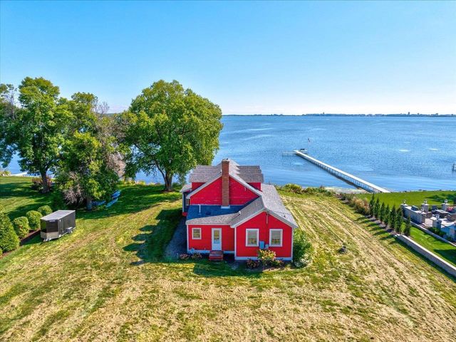 5114 Reynolds Avenue, Waunakee, WI 53597