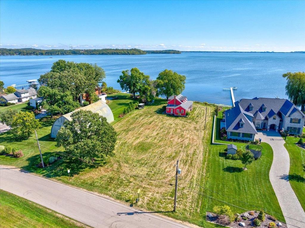 5114 Reynolds Avenue, Waunakee, WI 53597