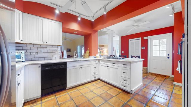 2607 N Greenway Dr, Coral Gables, FL 33134