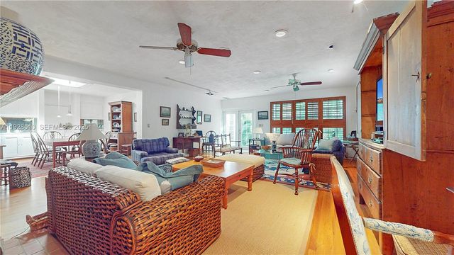 2607 N Greenway Dr, Coral Gables, FL 33134