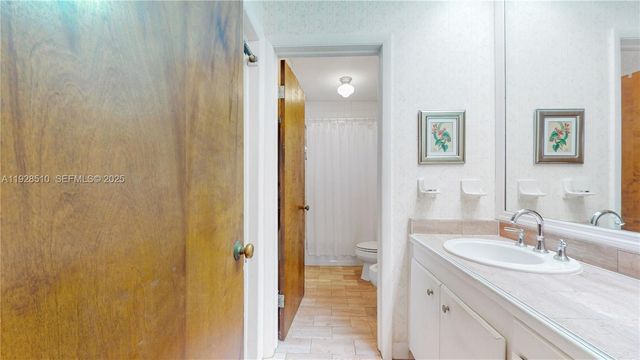 2607 N Greenway Dr, Coral Gables, FL 33134