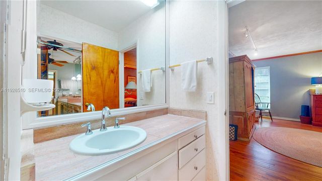 2607 N Greenway Dr, Coral Gables, FL 33134