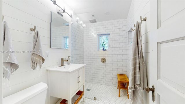 2607 N Greenway Dr, Coral Gables, FL 33134