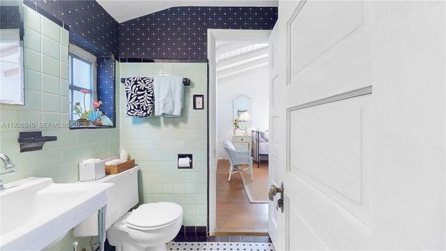 2607 N Greenway Dr, Coral Gables, FL 33134