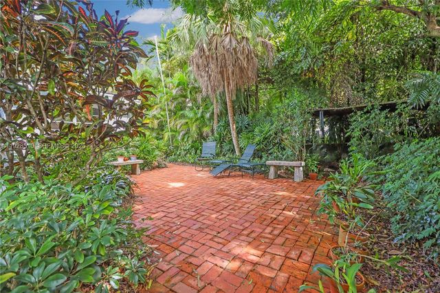 2607 N Greenway Dr, Coral Gables, FL 33134