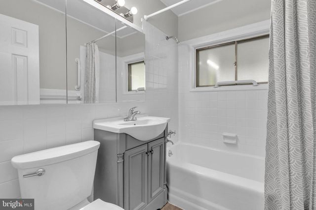 17 KENSINGTON LN, Newark, DE 19713