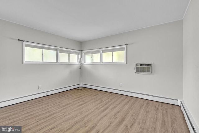 17 KENSINGTON LN, Newark, DE 19713