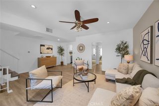 6540 Hayvenhurst Avenue 35, Lake Balboa, CA 91406