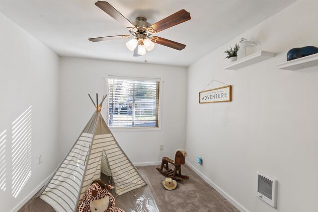 3718 W Hoffman Ave, Spokane, WA 99205