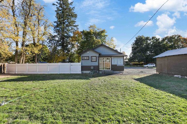 3718 W Hoffman Ave, Spokane, WA 99205