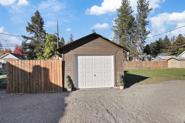 3718 W Hoffman Ave, Spokane, WA 99205