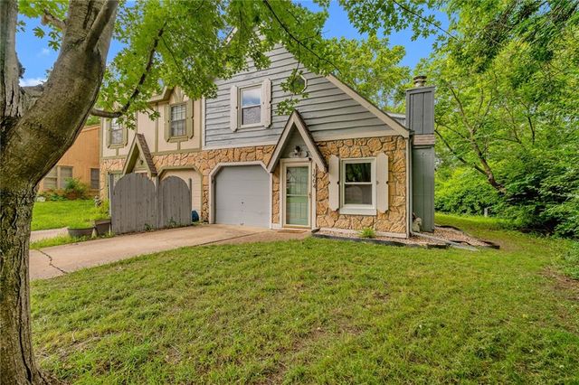 1904 W 3rd Street, Lawrence, KS 66044