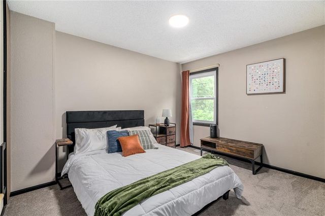 1904 W 3rd Street, Lawrence, KS 66044