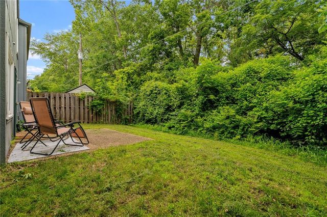 1904 W 3rd Street, Lawrence, KS 66044