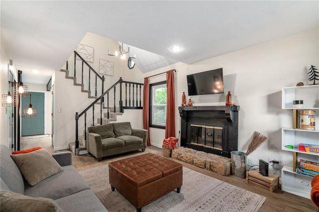 1904 W 3rd Street, Lawrence, KS 66044