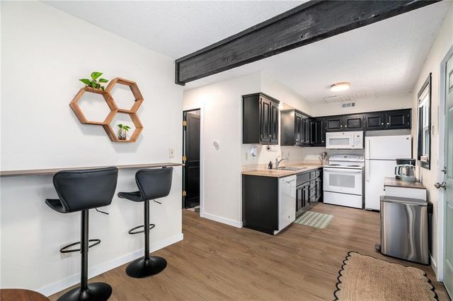 1904 W 3rd Street, Lawrence, KS 66044