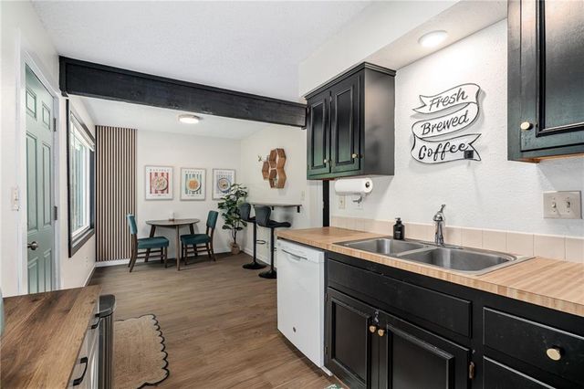 1904 W 3rd Street, Lawrence, KS 66044